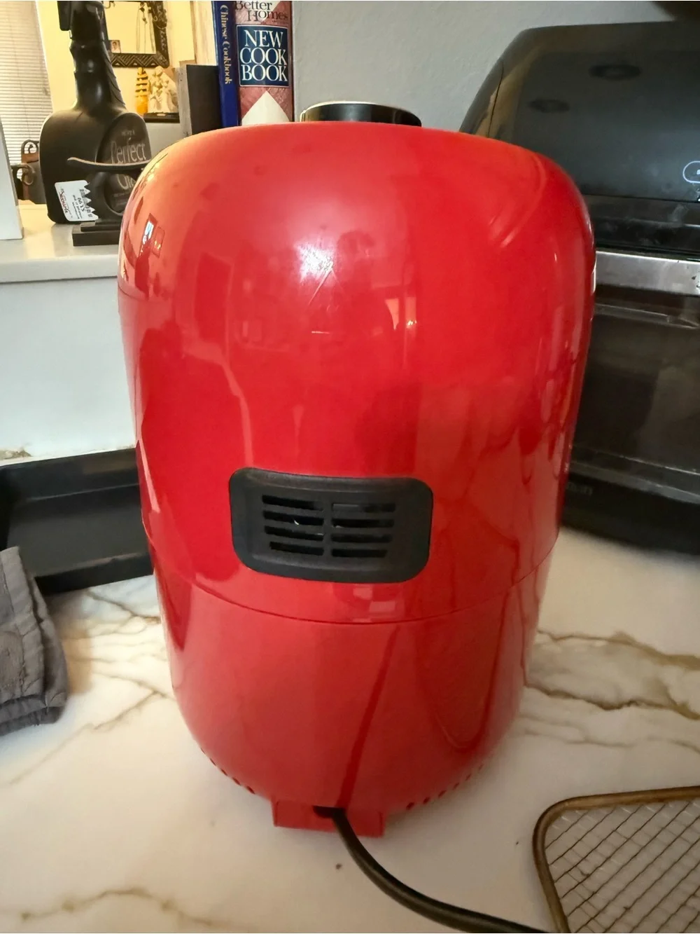 Ash Red Countertop Air Fryer with Silver Handle 2 quarts used 1x too sm 4 family